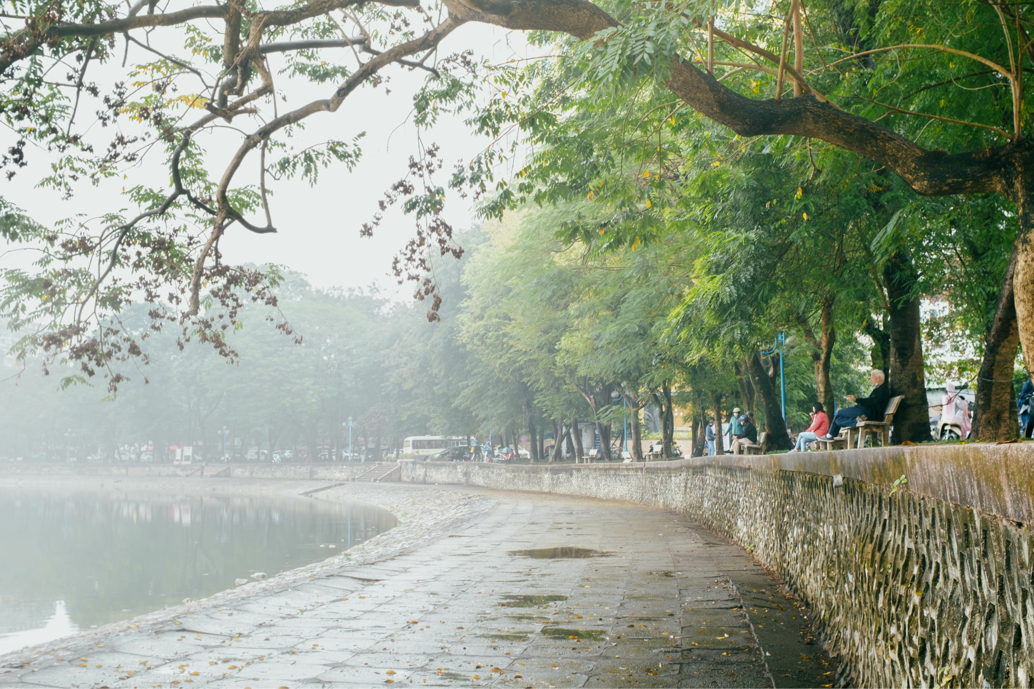 Occasionally, Hanoi experiences light drizzles that pass quickly 